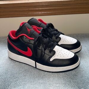 Air Jordan 1 low black, fire red , white